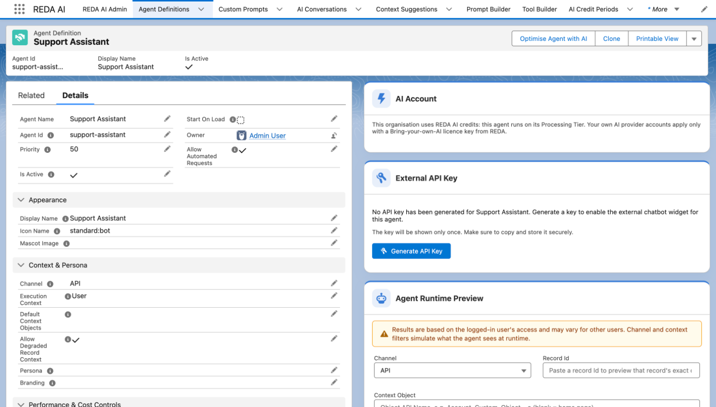Captura em inglês de um registro Agent Definition chamado Support Assistant, com os botões Optimise Agent with AI, Clone e Printable View. A aba Details mostra Agent Name, Agent Id support-assistant, Priority 50, Is Active, Start On Load, Owner e Allow Automated Requests e, em seguida, as seções Appearance e Context & Persona. À direita ficam o cartão AI Account, que informa que a organização usa créditos REDA AI e que o agente funciona no seu Processing Tier, o cartão External API Key com o botão Generate API Key e o início de Agent Runtime Preview.