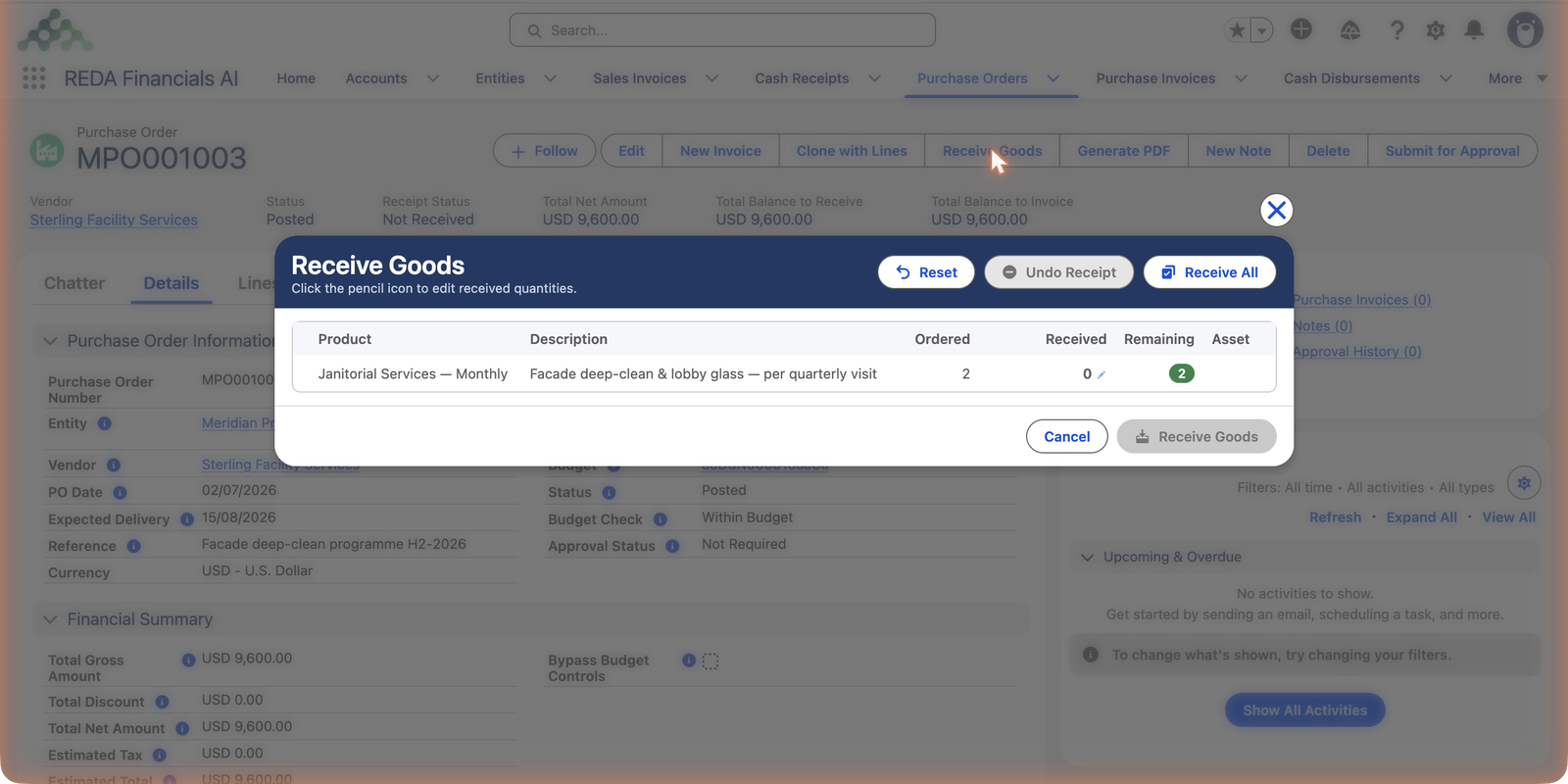 La fenêtre Réceptionner les marchandises dans REDA Financials AI, ouverte sur le bon de commande MPO001003. Son sous-titre indique « Cliquez sur l’icône crayon pour modifier les quantités reçues. » La grille affiche la ligne : Produit Janitorial Services — Monthly, Description « Nettoyage en profondeur de la façade et des vitres du hall — par visite trimestrielle », Commandé 2, Reçu 0 avec une icône crayon, Restant 2, ainsi qu’une colonne Actif. Boutons : Réinitialiser, Annuler la réception et Tout réceptionner en haut ; Annuler et Réceptionner les marchandises en bas.
