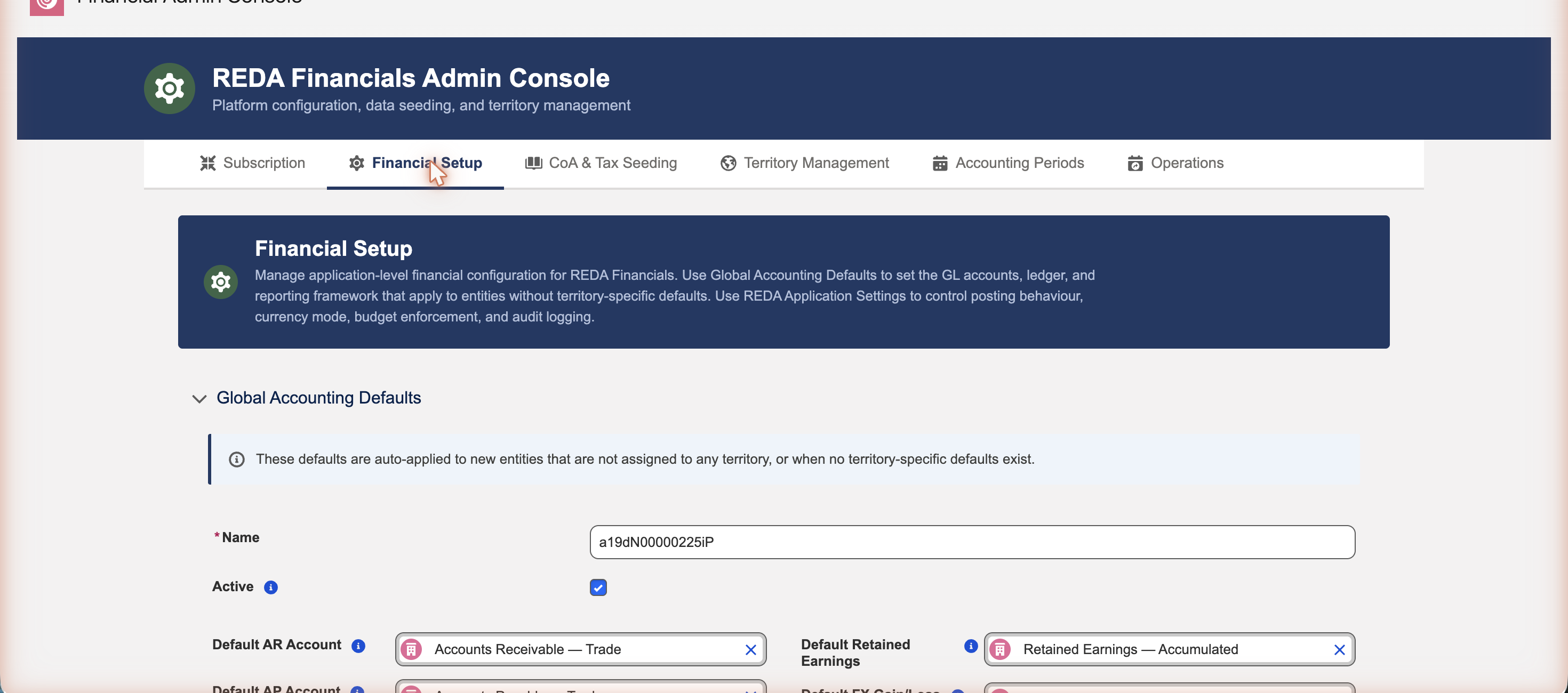 L’onglet Configuration financière affichant le formulaire Valeurs comptables par défaut globales avec les comptes clients, fournisseurs, de report à nouveau et de gain/perte de change par défaut.